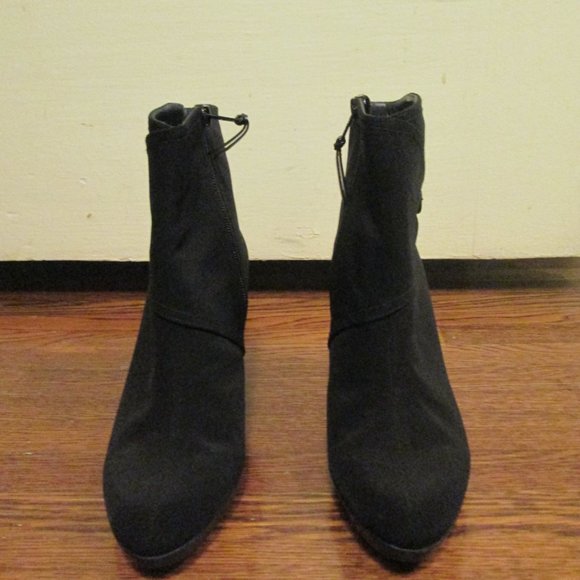 Stuart Weitzman Black Gore Tex Ankle Boots Size 7 High Heel Side Zipper - Picture 2 of 11